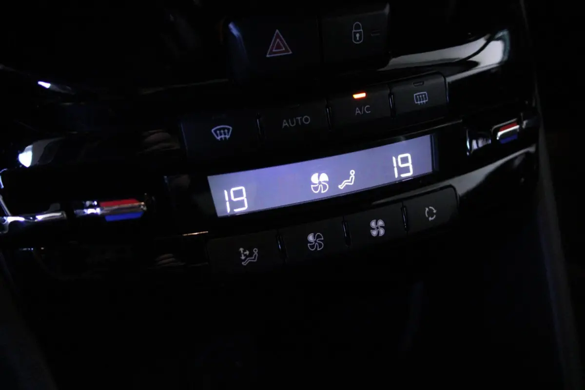 1.2 PureTech Allure | PDC | Apple CarPlay |