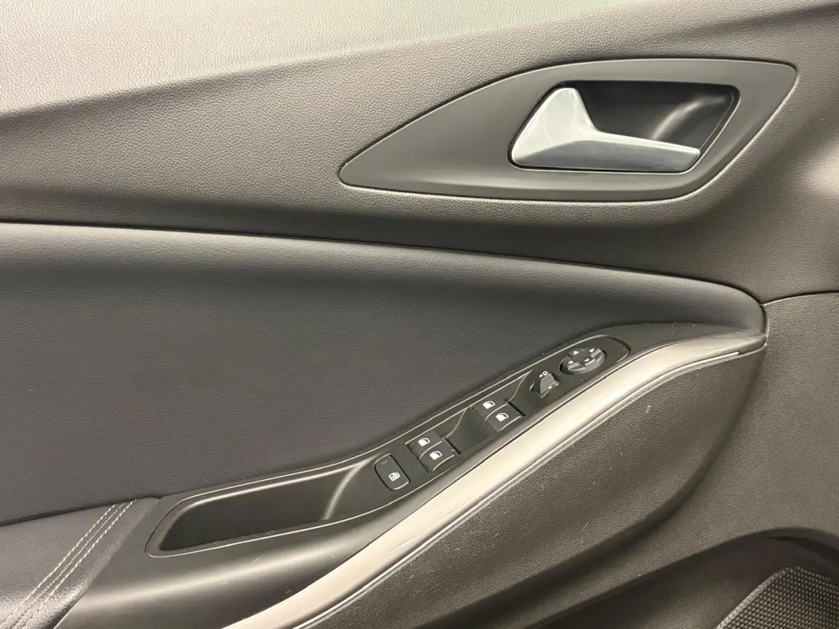 1.2 Turbo Business Elegance*Nw Model*NAP*Camera*Cruise-Control*PDC*Carplay**