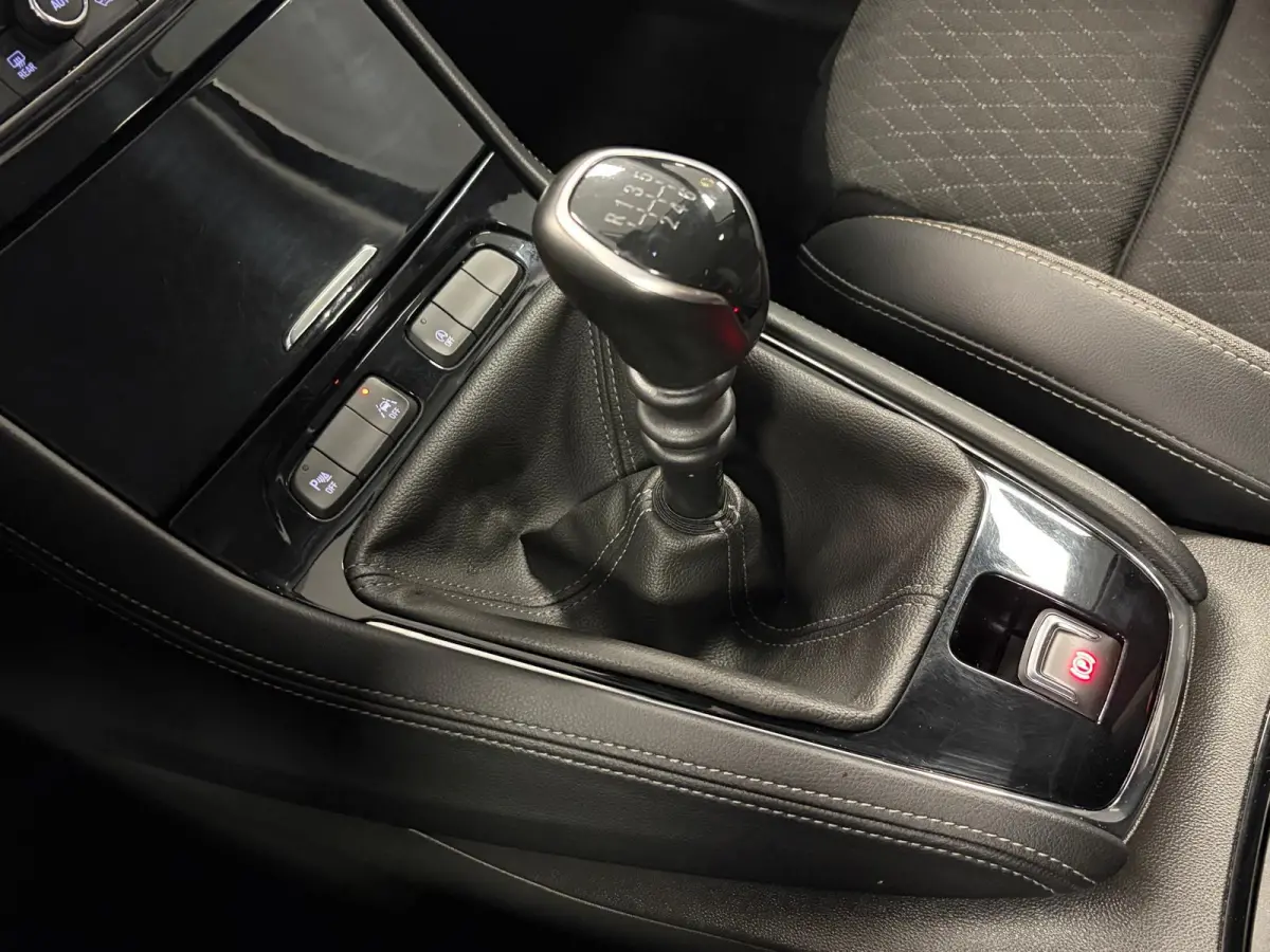 1.2 Turbo Business Elegance*Nw Model*NAP*Camera*Cruise-Control*PDC*Carplay**