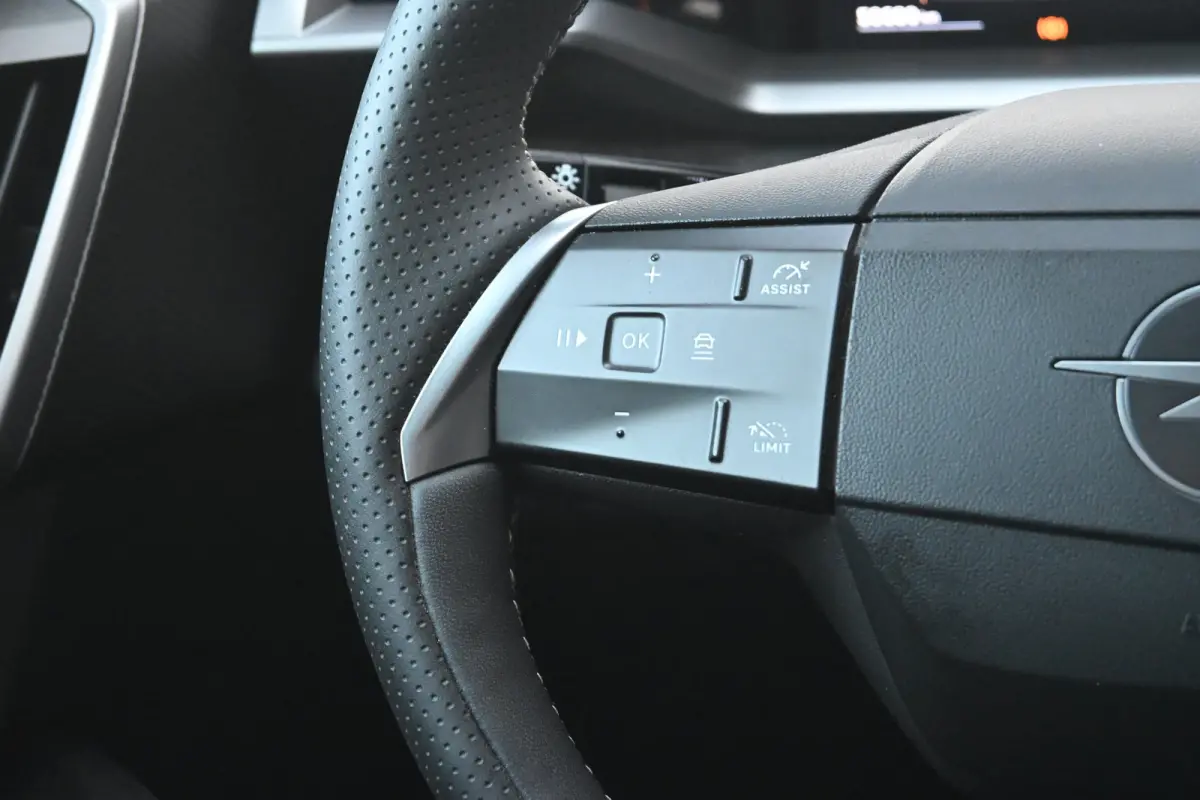 1.2 Turbo Hybrid GS 145pk | HeadUp-Display | Stuur/Stoelverwarming | 360 Camera | Adaptive Cruise | Navigatie | !!