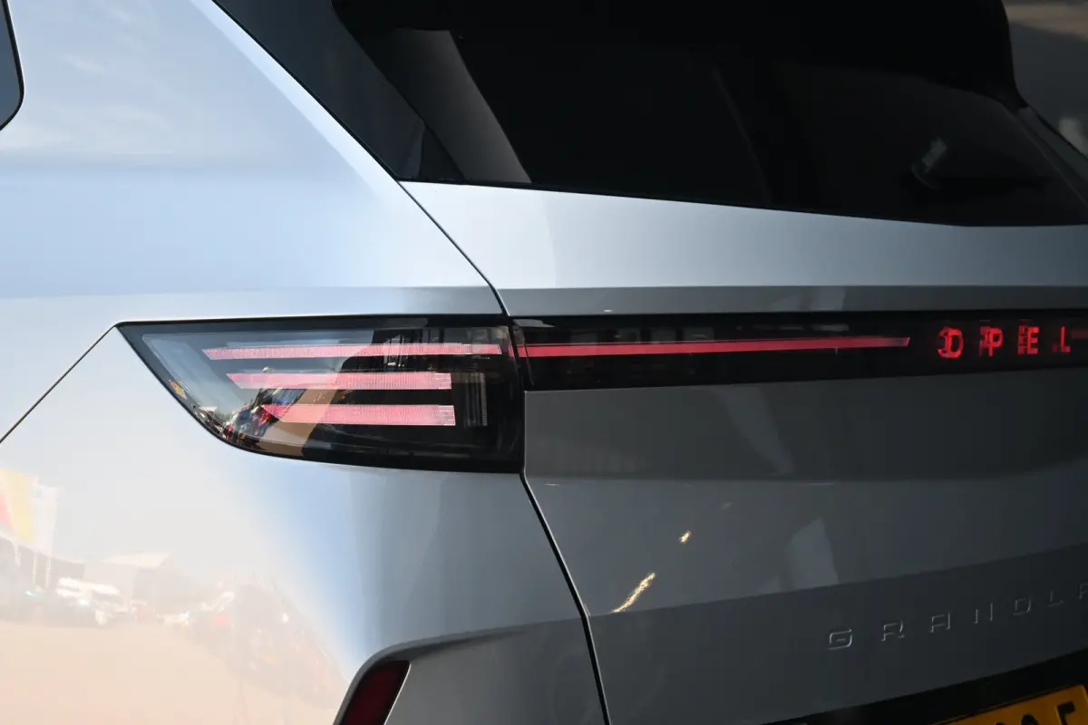 1.2 Turbo Hybrid GS 145pk | HeadUp-Display | Stuur/Stoelverwarming | 360 Camera | Adaptive Cruise | Navigatie | !!