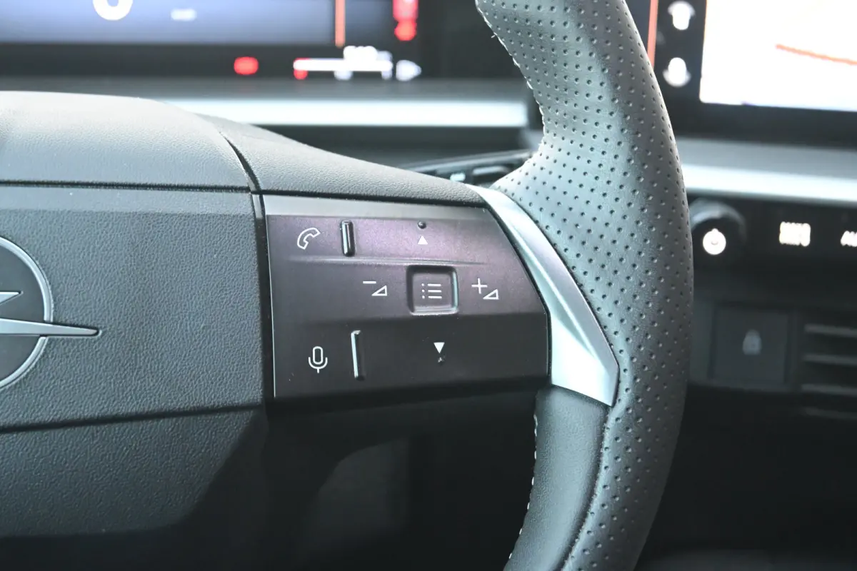 1.2 Turbo Hybrid GS 145pk | HeadUp-Display | Stuur/Stoelverwarming | 360 Camera | Adaptive Cruise | Navigatie | !!