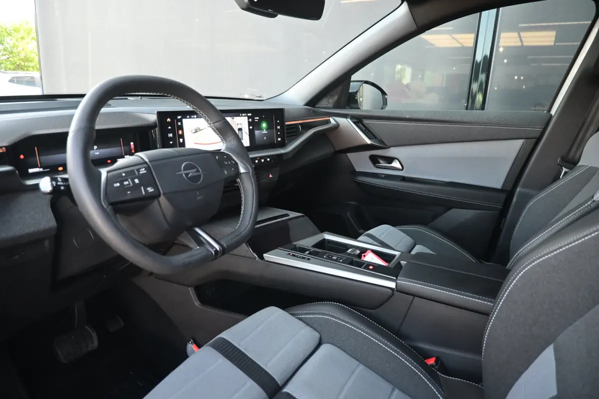 1.2 Turbo Hybrid GS 145pk | HeadUp-Display | Stuur/Stoelverwarming | 360 Camera | Adaptive Cruise | Navigatie | !!