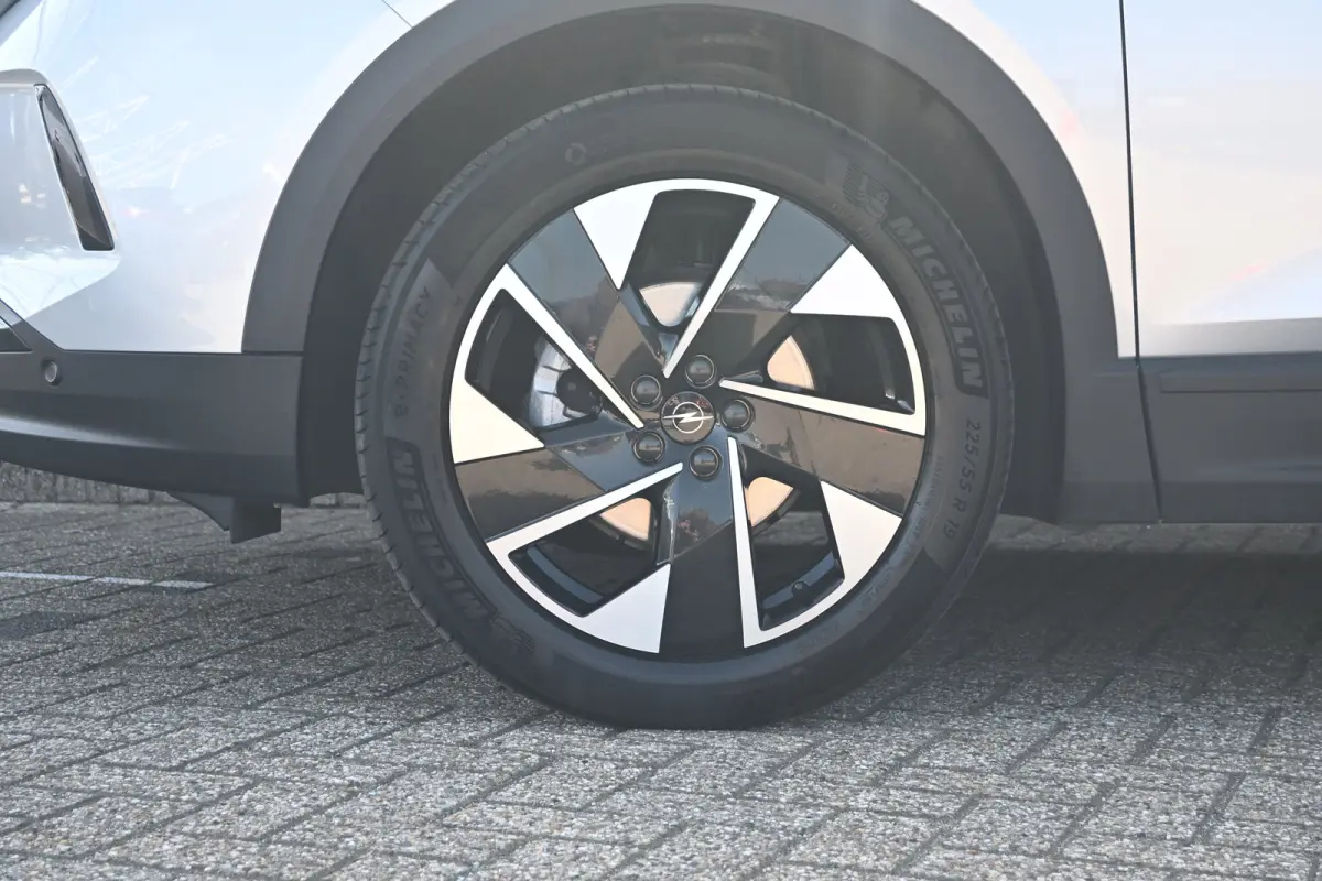 1.2 Turbo Hybrid GS 145pk | HeadUp-Display | Stuur/Stoelverwarming | 360 Camera | Adaptive Cruise | Navigatie | !!