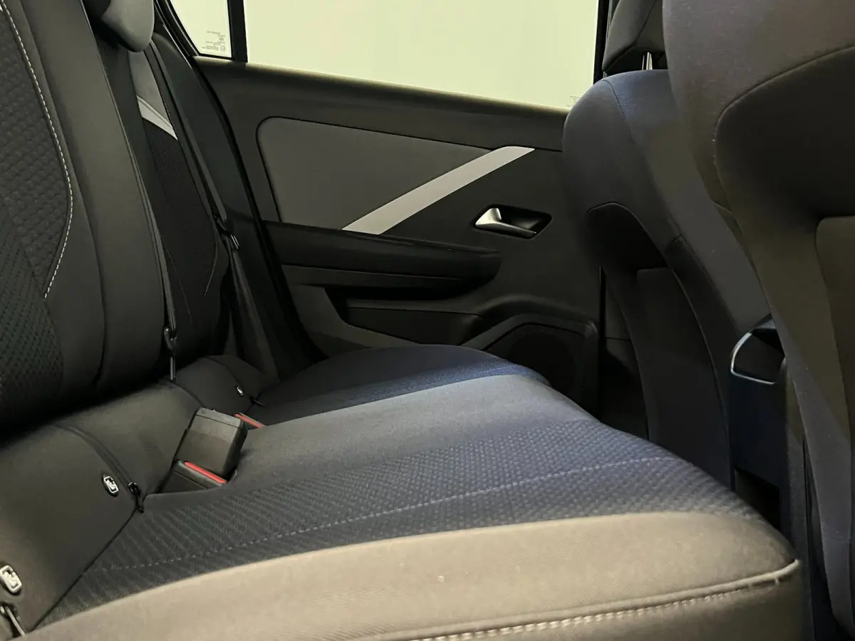 1.2 Turbo Sport Night Edition / CarPlay / 18" LM