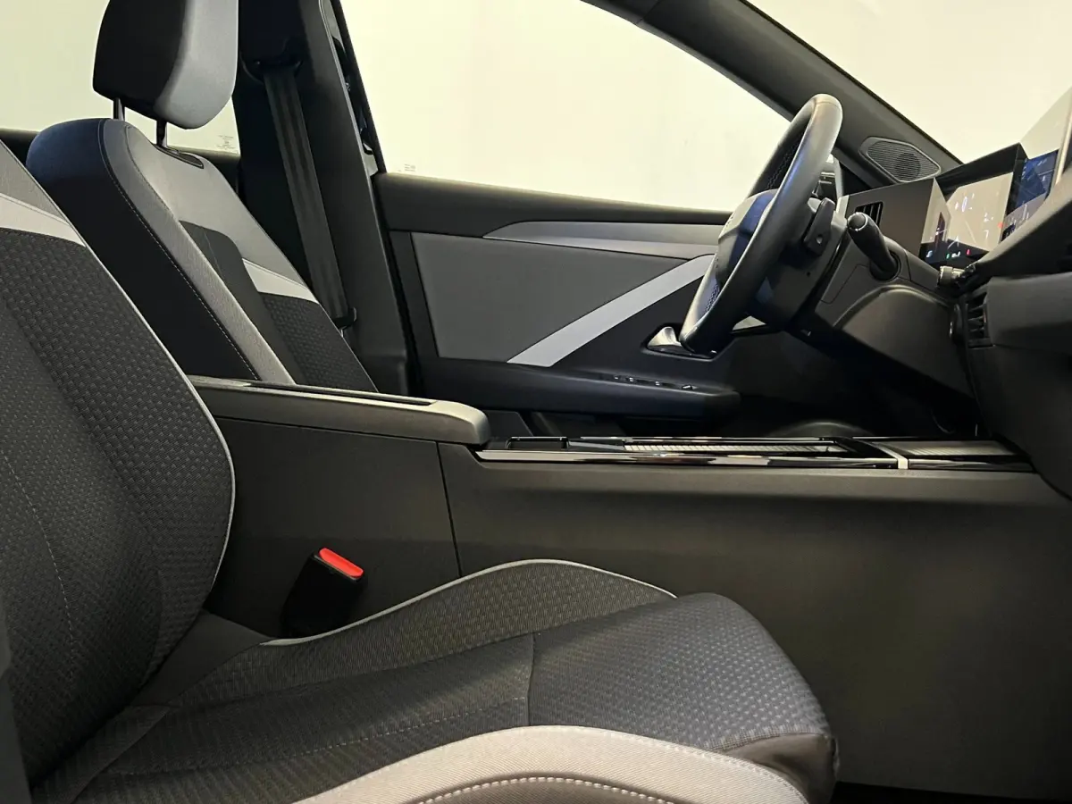 1.2 Turbo Sport Night Edition / CarPlay / 18" LM