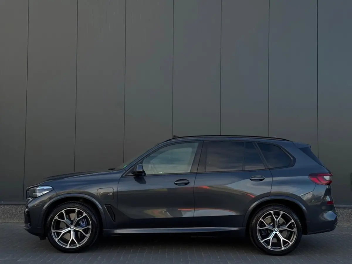 XDrive45e | M Pakket | Pano | Camera