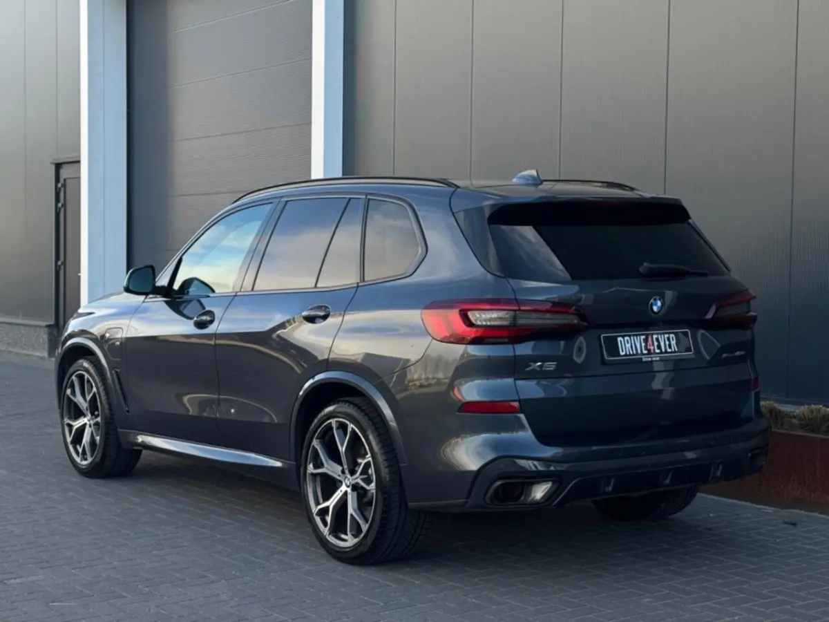 XDrive45e | M Pakket | Pano | Camera