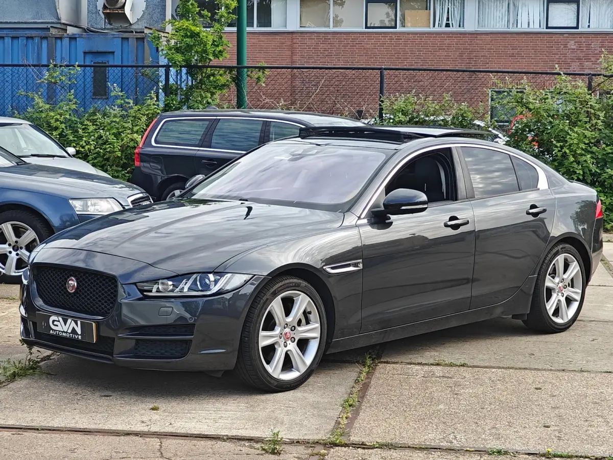2.0 Turbo (240 pk) Prestige | Storm Grey | Panorama | Meridian | Cold Climate Pack