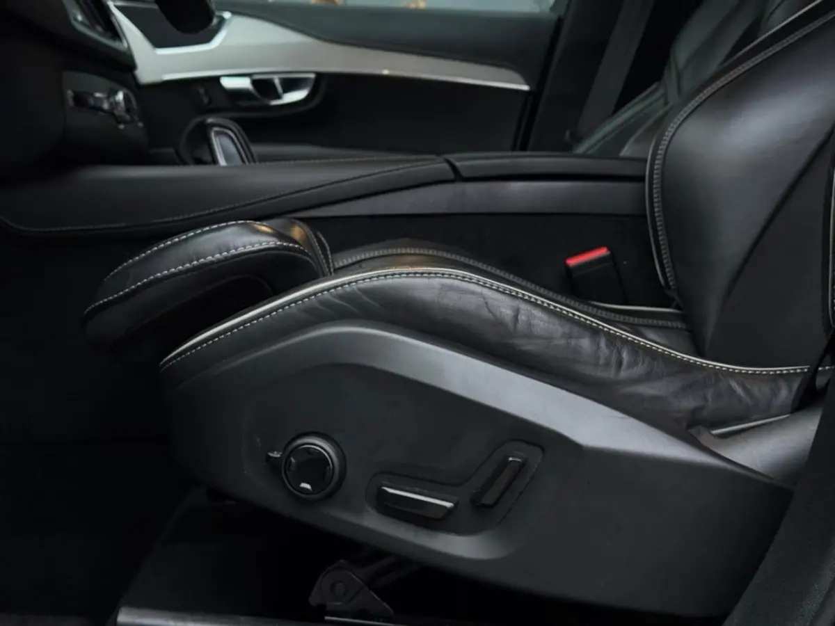 2.0 T8 Recharge AWD R-Design | Memory | Dodehoek