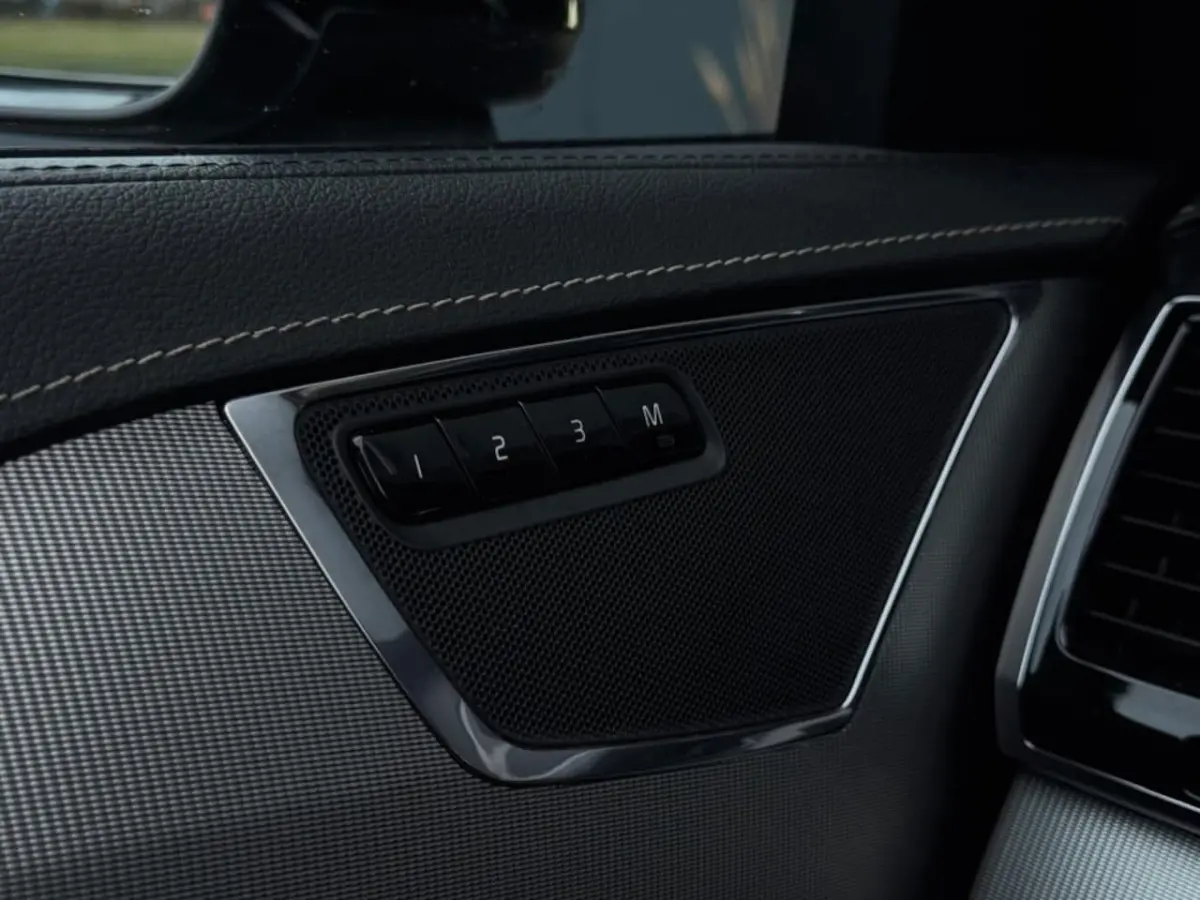 2.0 T8 Recharge AWD R-Design | Memory | Dodehoek