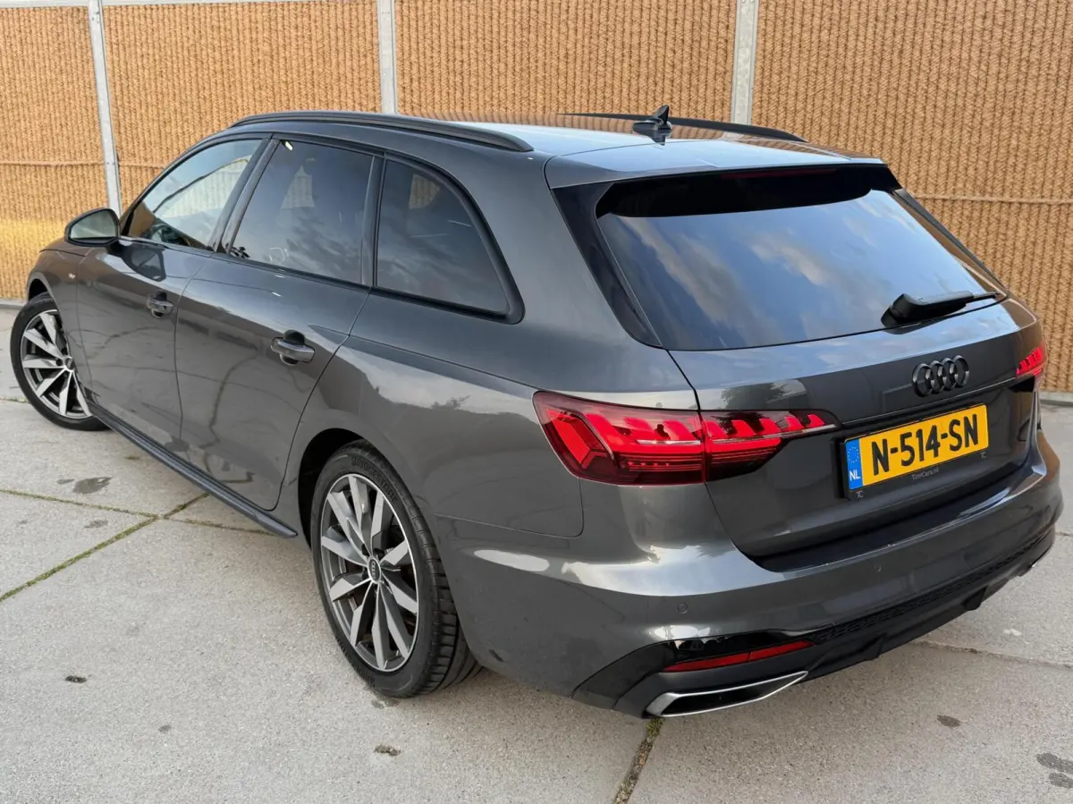 35 TFSI S edition Competition Automaat | Navigatiesysteem | Elektrisch inklapbare spiegels | Afgevlakt stuurwiel | LED verlichting | S-line pakket | Apple CarPlay/Android Auto | Getint glas 