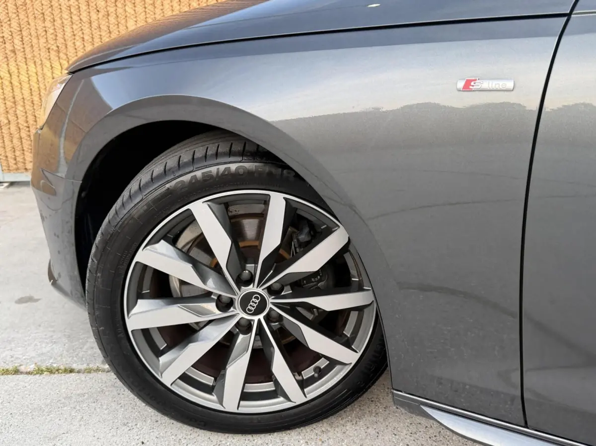 35 TFSI S edition Competition Automaat | Navigatiesysteem | Elektrisch inklapbare spiegels | Afgevlakt stuurwiel | LED verlichting | S-line pakket | Apple CarPlay/Android Auto | Getint glas 