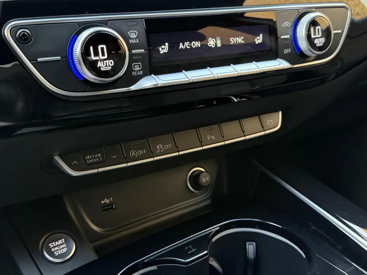 35 TFSI S edition Competition Automaat | Navigatiesysteem | Elektrisch inklapbare spiegels | Afgevlakt stuurwiel | LED verlichting | S-line pakket | Apple CarPlay/Android Auto | Getint glas 