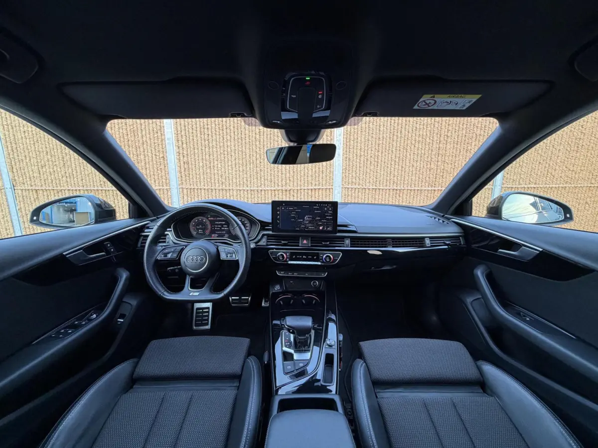 35 TFSI S edition Competition Automaat | Navigatiesysteem | Elektrisch inklapbare spiegels | Afgevlakt stuurwiel | LED verlichting | S-line pakket | Apple CarPlay/Android Auto | Getint glas 