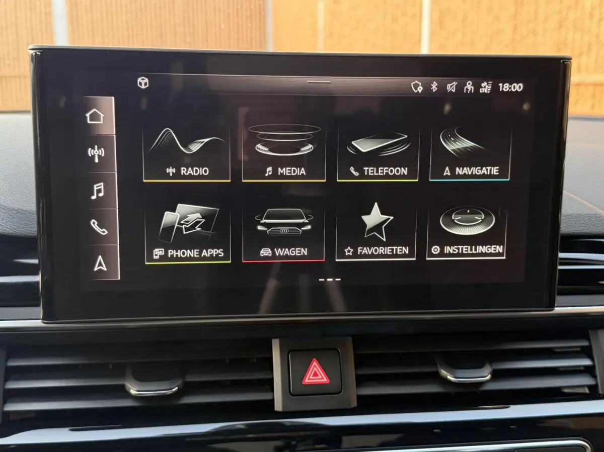 35 TFSI S edition Competition Automaat | Navigatiesysteem | Elektrisch inklapbare spiegels | Afgevlakt stuurwiel | LED verlichting | S-line pakket | Apple CarPlay/Android Auto | Getint glas 
