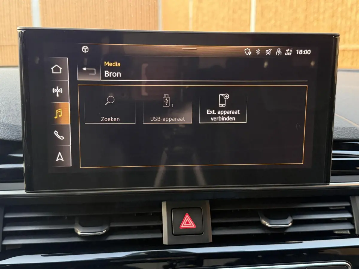 35 TFSI S edition Competition Automaat | Navigatiesysteem | Elektrisch inklapbare spiegels | Afgevlakt stuurwiel | LED verlichting | S-line pakket | Apple CarPlay/Android Auto | Getint glas 