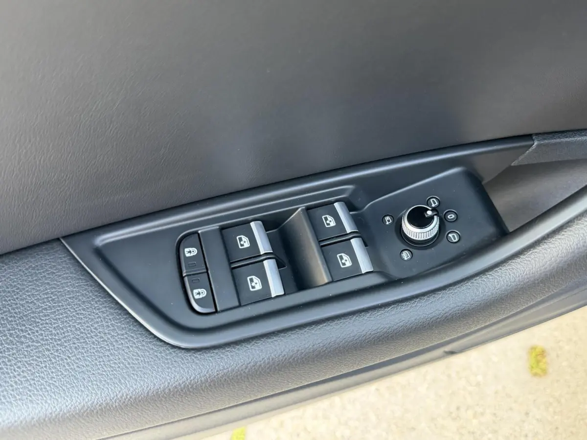 35 TFSI S edition Competition Automaat | Navigatiesysteem | Elektrisch inklapbare spiegels | Afgevlakt stuurwiel | LED verlichting | S-line pakket | Apple CarPlay/Android Auto | Getint glas 