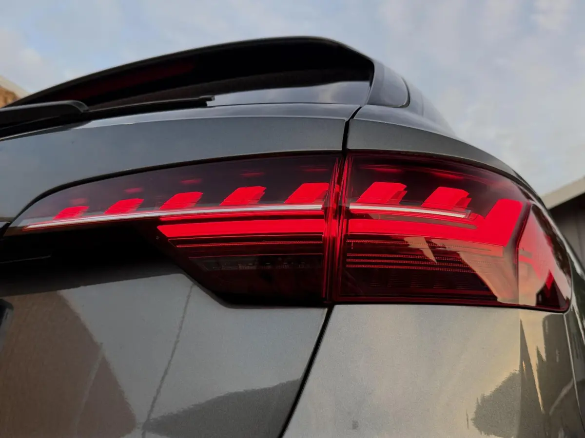 35 TFSI S edition Competition Automaat | Navigatiesysteem | Elektrisch inklapbare spiegels | Afgevlakt stuurwiel | LED verlichting | S-line pakket | Apple CarPlay/Android Auto | Getint glas 
