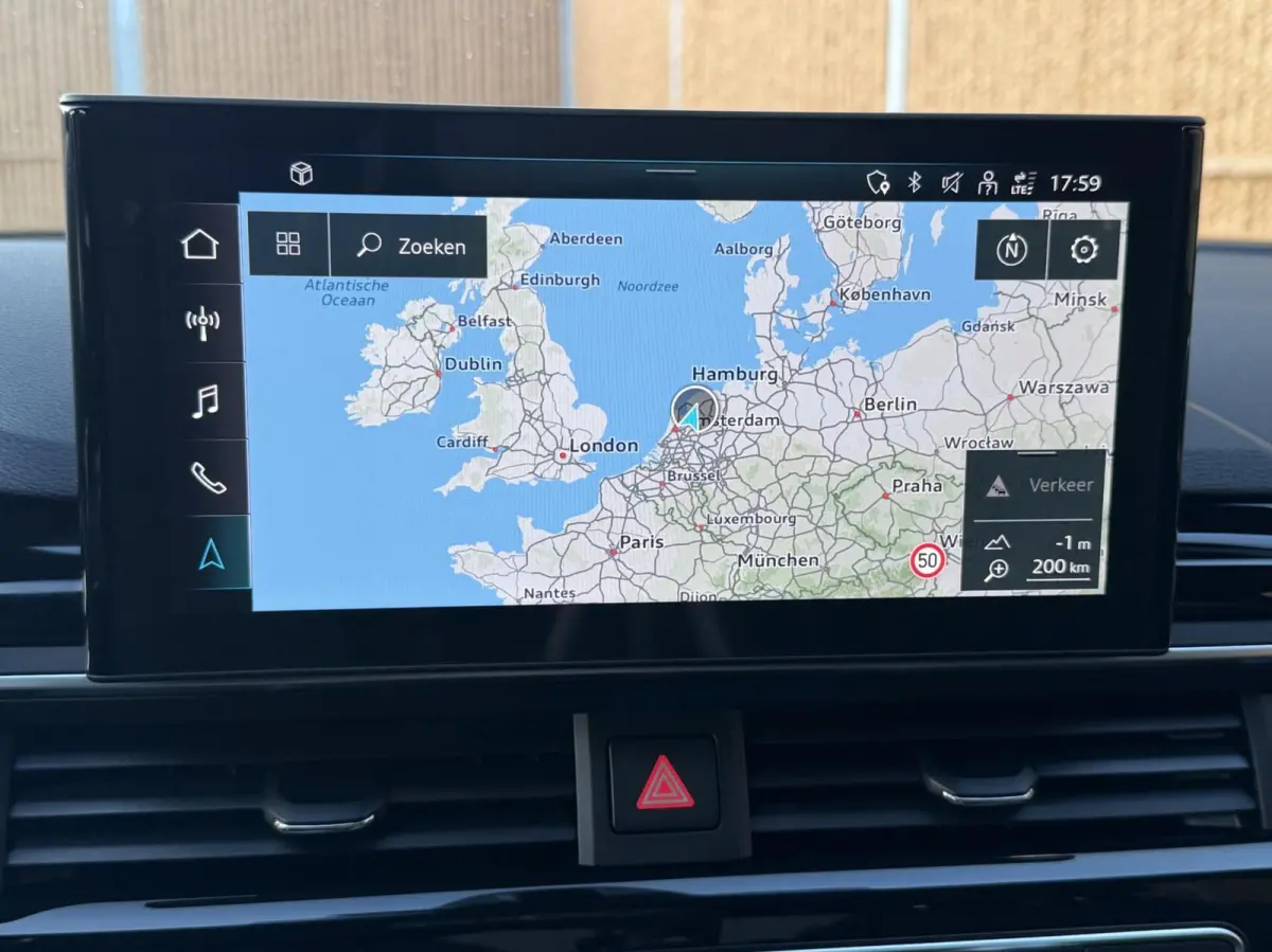 35 TFSI S edition Competition Automaat | Navigatiesysteem | Elektrisch inklapbare spiegels | Afgevlakt stuurwiel | LED verlichting | S-line pakket | Apple CarPlay/Android Auto | Getint glas 