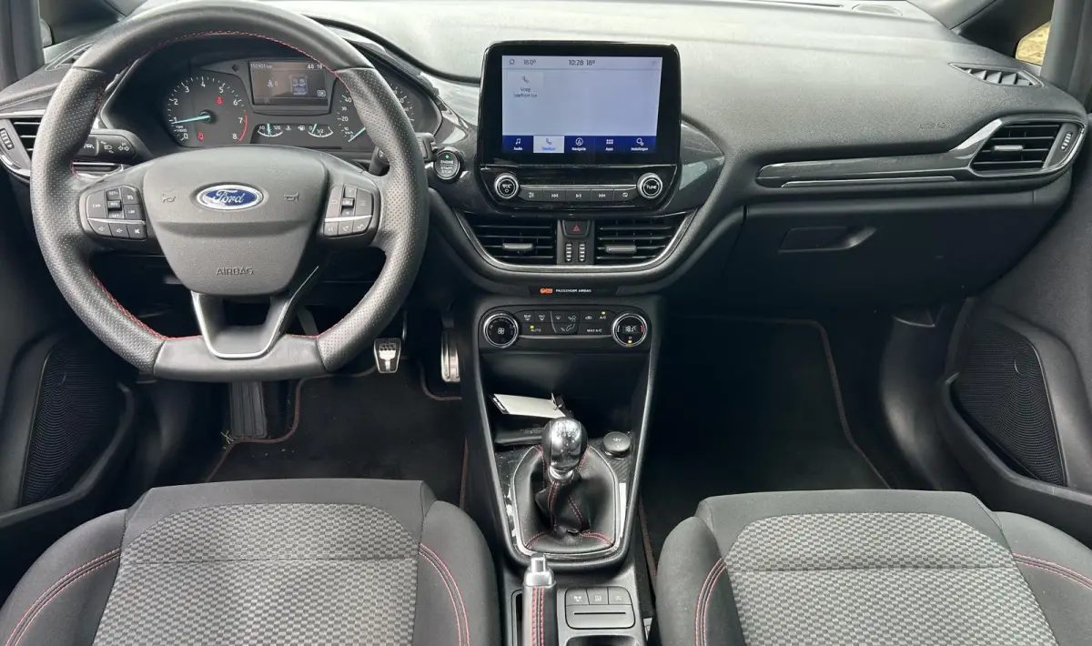 1.0 EcoBoost ST-Line 125PK | 1e Eigenaar | NL AUTO | Zeer Nette Staat | van de Ford Dealer | Navigatie | Cruise Control | Climate Control | Navigatie | 2 Sleutels | APK tot 18-02-2028 |