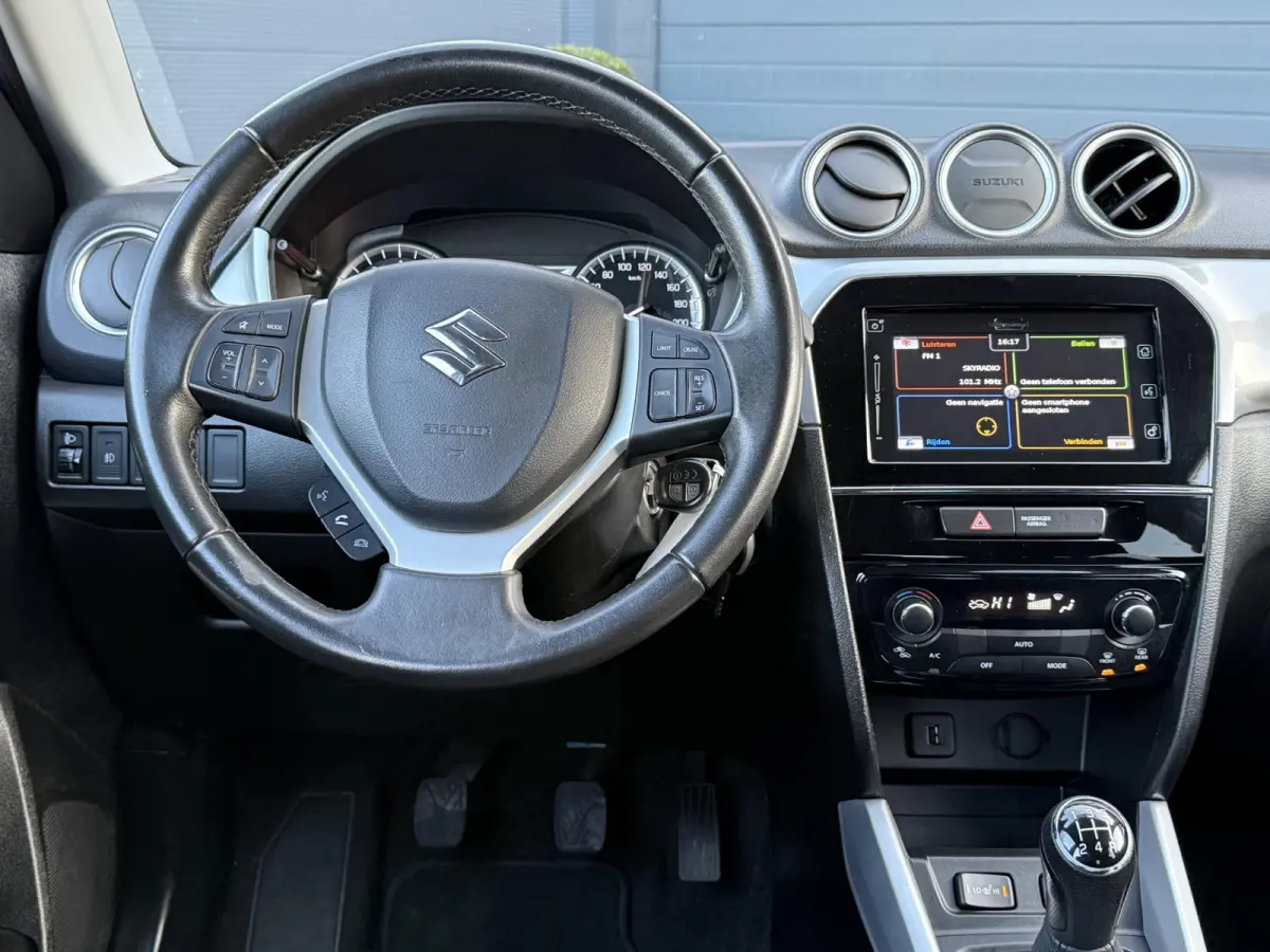 1.6 Exclusive Navi,Camera,Stoelverwarming,120pk,Clima,Cruise,Lm velgen,2e Eigenaar,Apk tot 06-2027