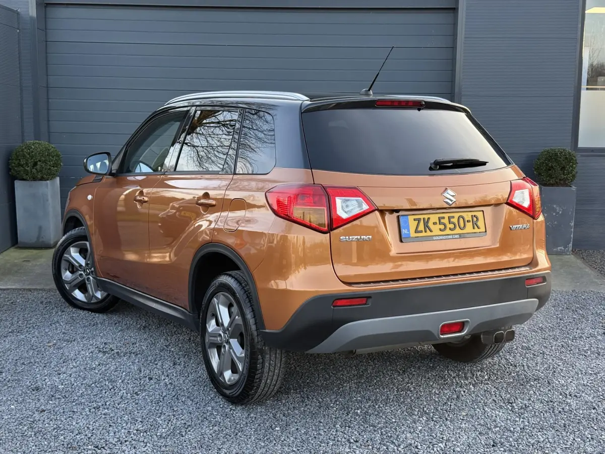 1.6 Exclusive Navi,Camera,Stoelverwarming,120pk,Clima,Cruise,Lm velgen,2e Eigenaar,Apk tot 06-2027