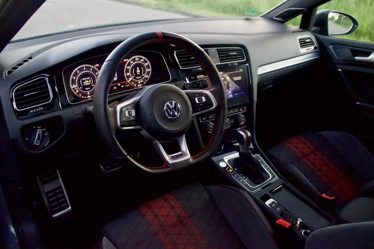 7.5 GTI TCR | DynAudio - Pano - DCC - Camera