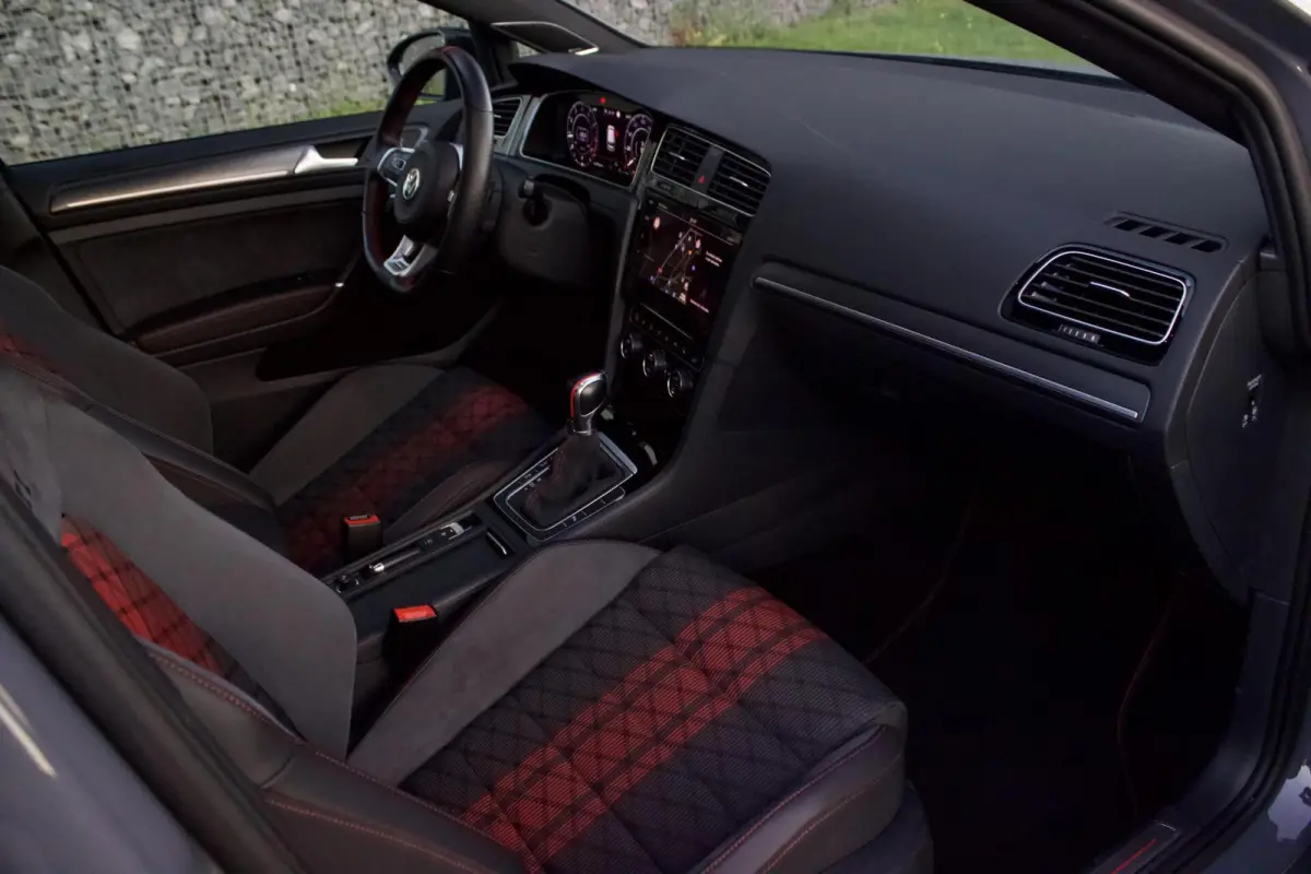 7.5 GTI TCR | DynAudio - Pano - DCC - Camera