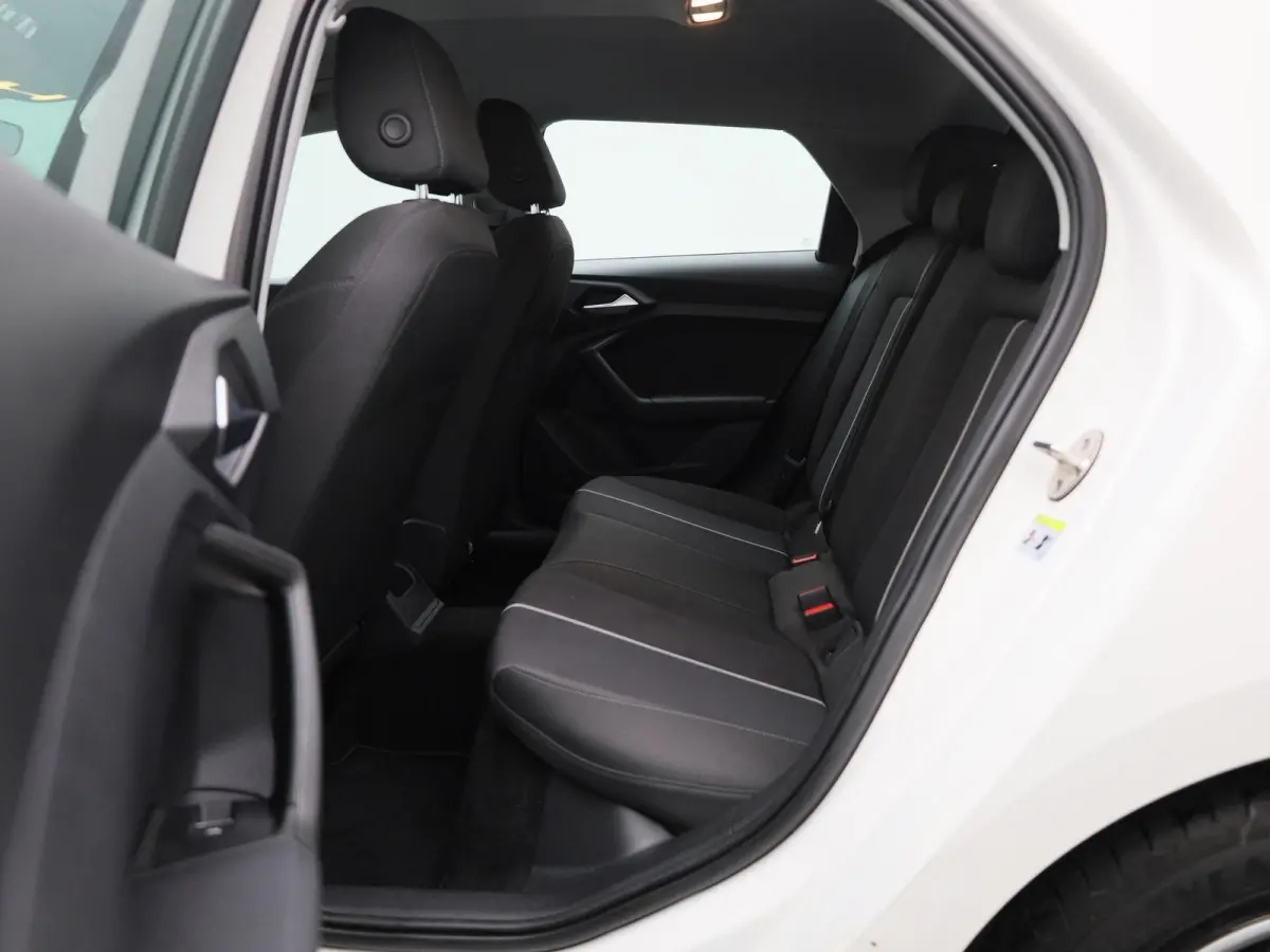 1.0 25 TFSI 70kW | LICHTMETALEN VELGEN | PARKEERSENSOREN | AIRCO