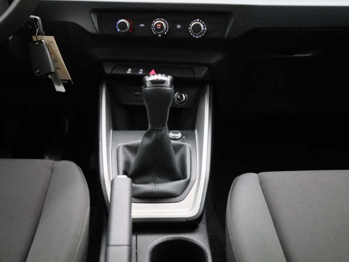 1.0 25 TFSI 70kW | LICHTMETALEN VELGEN | PARKEERSENSOREN | AIRCO