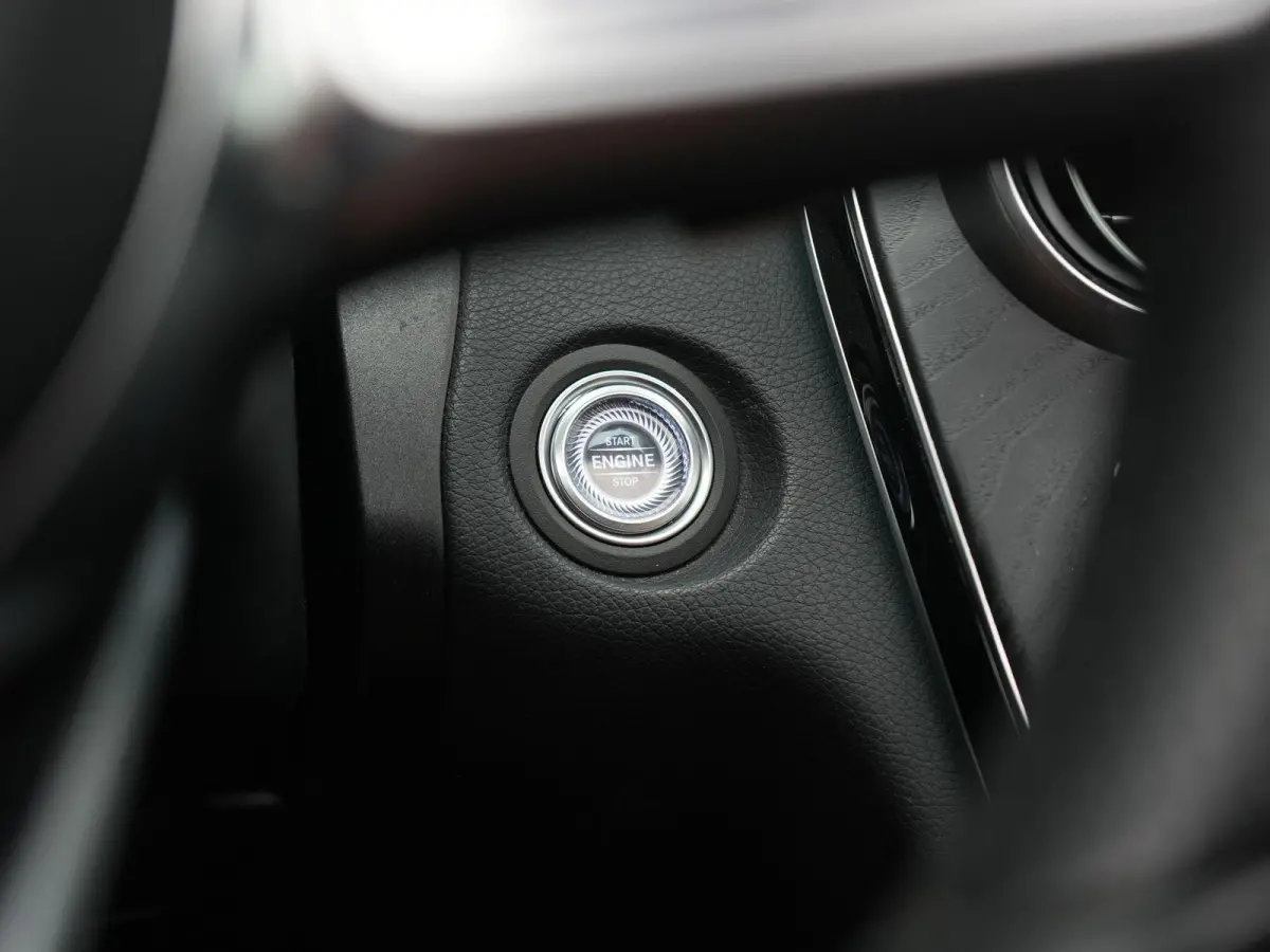 180 Business Solution AMG | AUTOMAAT | PANORAMADAK | AMG | 360 CAMERA | LMV | LEDER | SPORTSTOELEN | VIRTUEEL | NAVIGATIE | 12 MAANDEN BOVAG GARANTIE |
