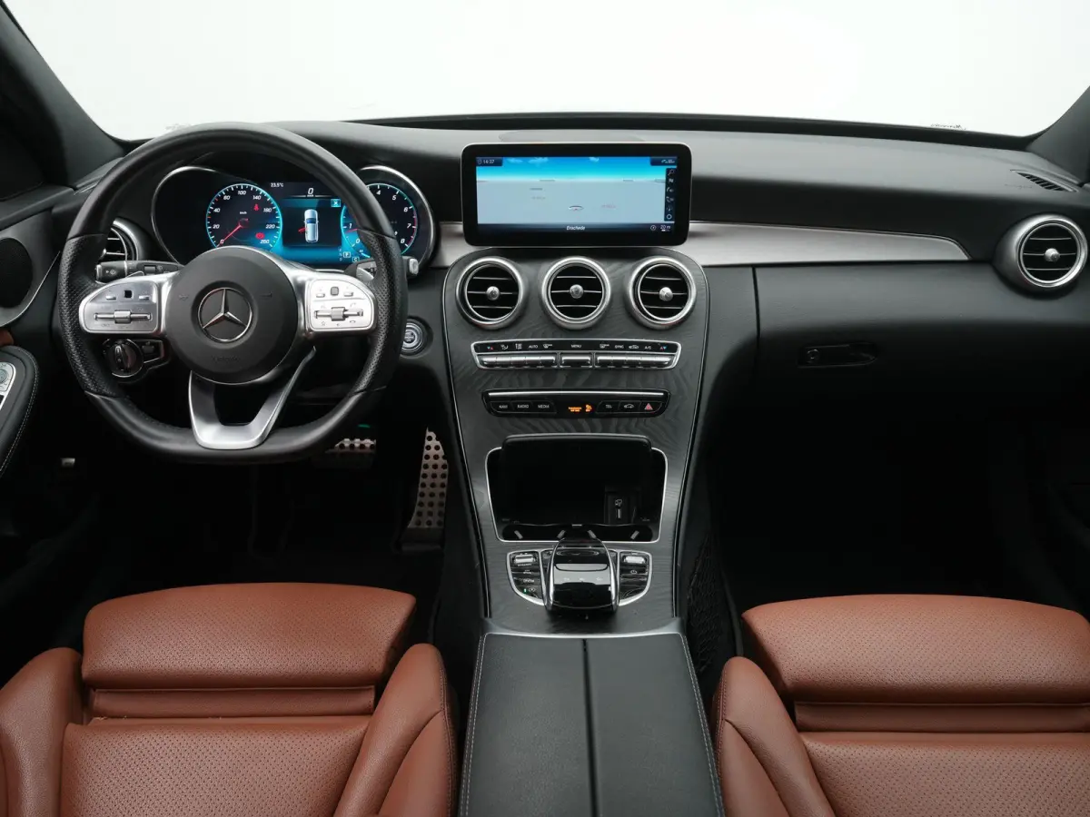 180 Business Solution AMG | AUTOMAAT | PANORAMADAK | AMG | 360 CAMERA | LMV | LEDER | SPORTSTOELEN | VIRTUEEL | NAVIGATIE | 12 MAANDEN BOVAG GARANTIE |