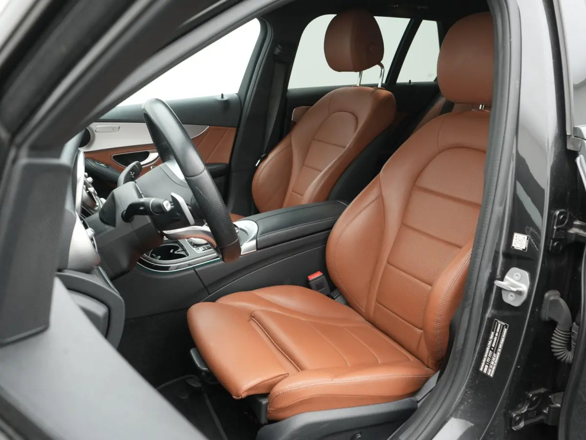 180 Business Solution AMG | AUTOMAAT | PANORAMADAK | AMG | 360 CAMERA | LMV | LEDER | SPORTSTOELEN | VIRTUEEL | NAVIGATIE | 12 MAANDEN BOVAG GARANTIE |
