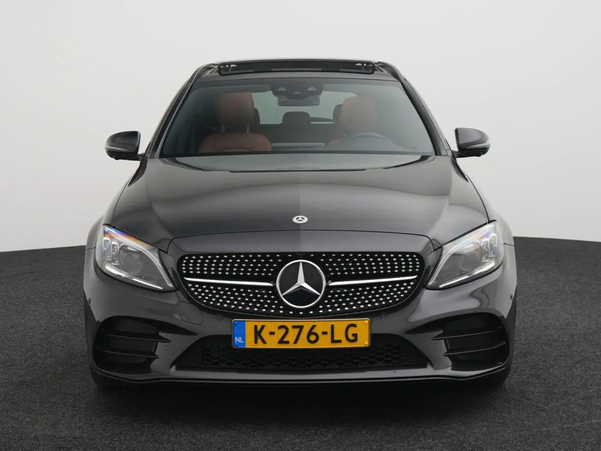 180 Business Solution AMG | AUTOMAAT | PANORAMADAK | AMG | 360 CAMERA | LMV | LEDER | SPORTSTOELEN | VIRTUEEL | NAVIGATIE | 12 MAANDEN BOVAG GARANTIE |