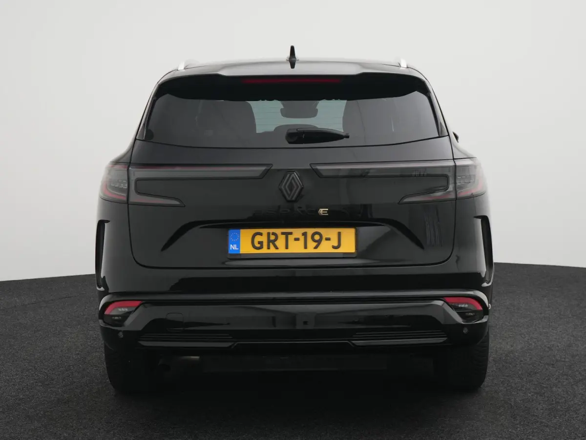 E-Tech full hybrid 200 techno 5p. AUTOMAAT | ADAPTIEVE CRUISE | CAMERA | STOEL & STUURVERWARMING | NAVIGATIE | PDC | LMV | APPLE CARPLAY | ELEKTRISCHE STOEL | 12 MAANDEN BOVAG GARANTIE |