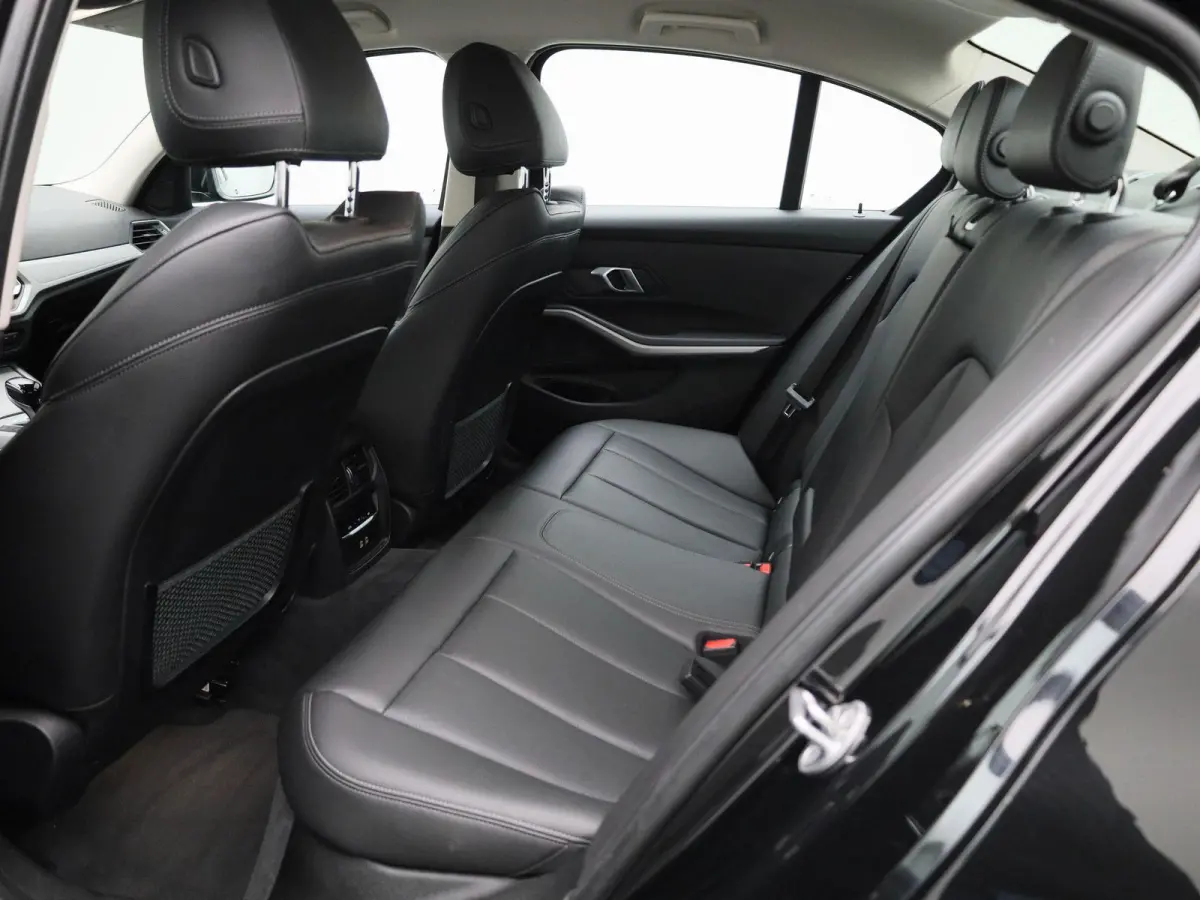 320e AUTOMAAT | LEDER | SPORTSTOELEN | NAVIGATIE | CAMERA | STOELVERWARMING | CRUISE | CLIMA | VIRTUEEL | 12 MAANDEN BOVAG GARANTIE |