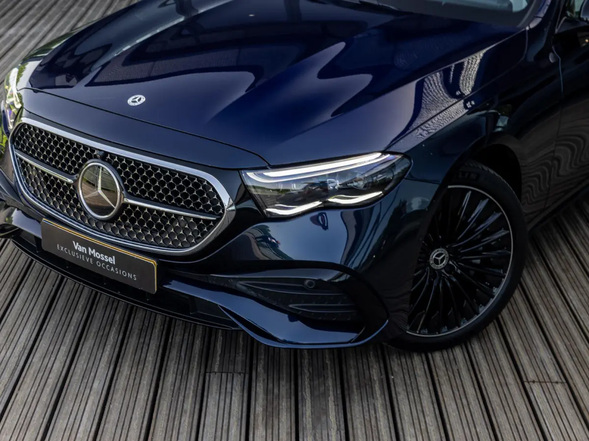 300 e AMG Line | SOFTCLOSE | AIRMATIC | HEAD-UP | ACHTERASBESTURING | STOELMASSAGE | STOELVENTILATIE | 20 INCH | RIJ-ASSISTENTIE PAKKET | 360 CAMERA | KEYLESS | ELEKTR.TREKHAAK | PANORAMA/SC