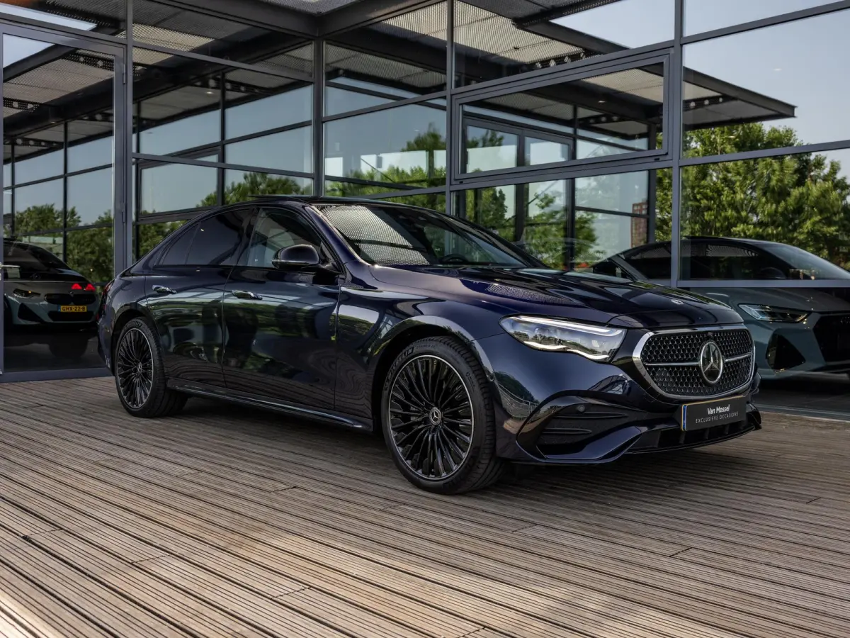 300 e AMG Line | SOFTCLOSE | AIRMATIC | HEAD-UP | ACHTERASBESTURING | STOELMASSAGE | STOELVENTILATIE | 20 INCH | RIJ-ASSISTENTIE PAKKET | 360 CAMERA | KEYLESS | ELEKTR.TREKHAAK | PANORAMA/SC