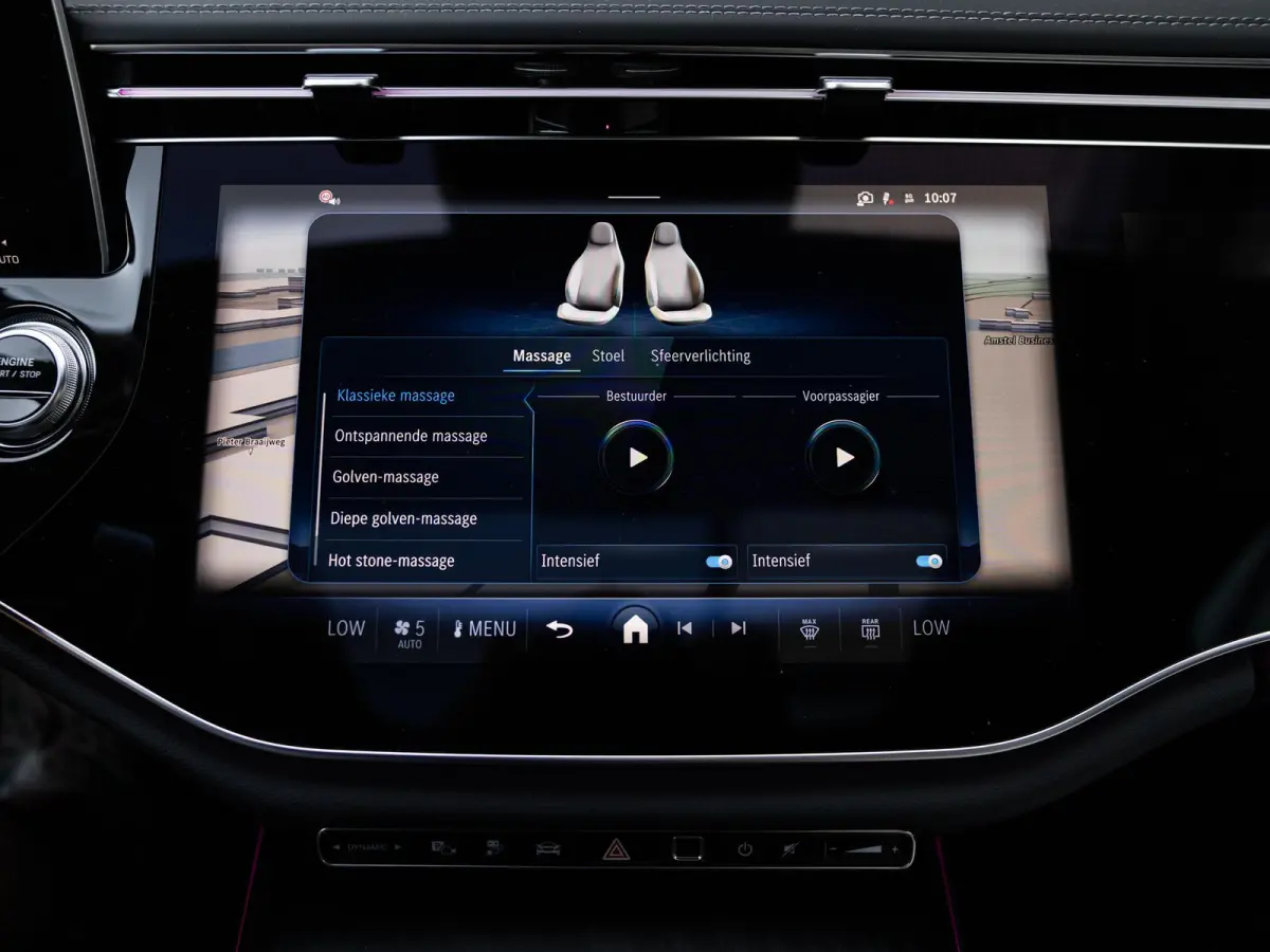 300 e AMG Line | SOFTCLOSE | AIRMATIC | HEAD-UP | ACHTERASBESTURING | STOELMASSAGE | STOELVENTILATIE | 20 INCH | RIJ-ASSISTENTIE PAKKET | 360 CAMERA | KEYLESS | ELEKTR.TREKHAAK | PANORAMA/SC