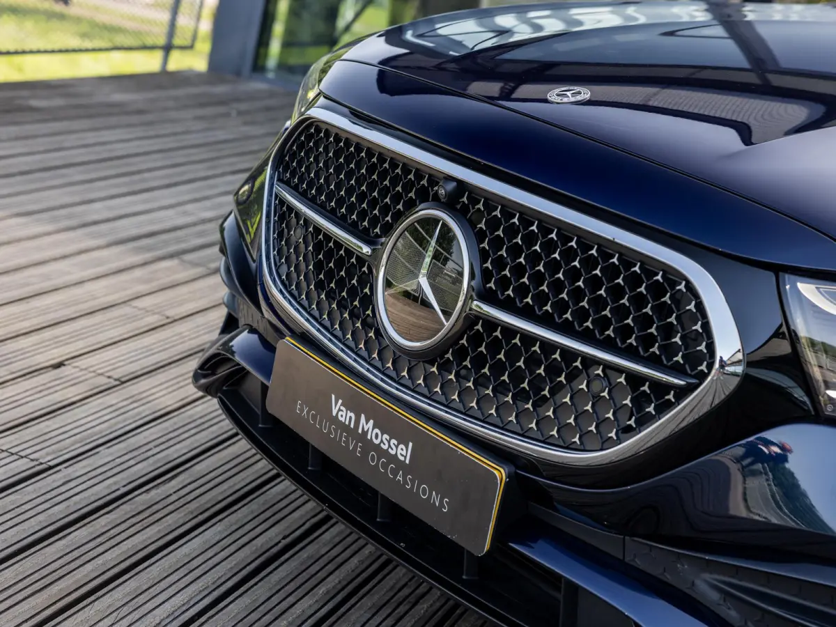 300 e AMG Line | SOFTCLOSE | AIRMATIC | HEAD-UP | ACHTERASBESTURING | STOELMASSAGE | STOELVENTILATIE | 20 INCH | RIJ-ASSISTENTIE PAKKET | 360 CAMERA | KEYLESS | ELEKTR.TREKHAAK | PANORAMA/SC