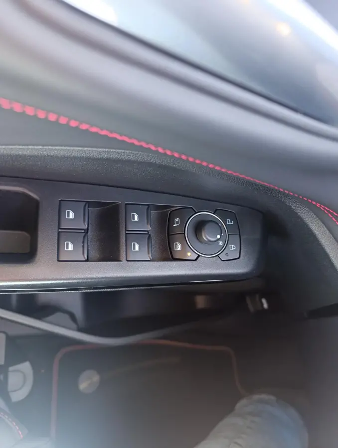 1.0 EcoBoost ST-Line | Elek. Achterklep | Stoel/stuur voorruitverwarming | Key-less entry | Cruise Control | Camera |