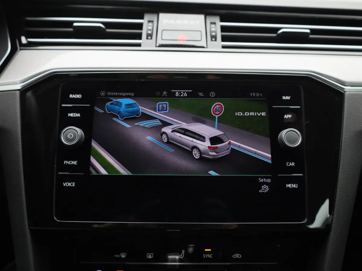 2.0 TDI Elegance Business R AUTOMAAT | SPORTSTOELEN | NAVIGATIE | APPLE CARPLAY | CAMERA | CLIMA | ADAPTIEVE CRUISE | DAB | PDC | ELEKTRISCHE KOFFERKLEP EN STOEL | 12 MAANDEN BOVAG GARANTIE 