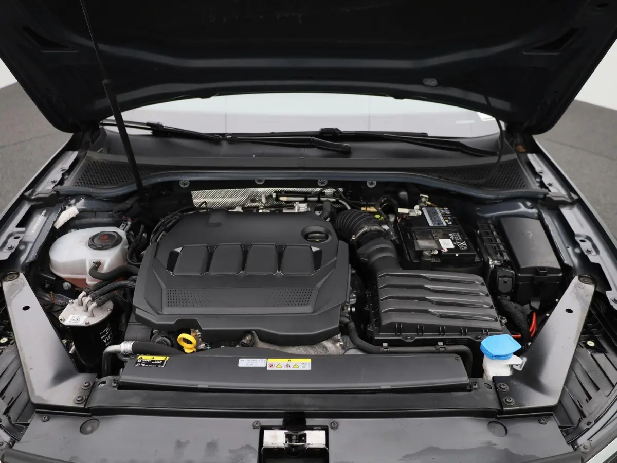 2.0 TDI Elegance Business R AUTOMAAT | SPORTSTOELEN | NAVIGATIE | APPLE CARPLAY | CAMERA | CLIMA | ADAPTIEVE CRUISE | DAB | PDC | ELEKTRISCHE KOFFERKLEP EN STOEL | 12 MAANDEN BOVAG GARANTIE 