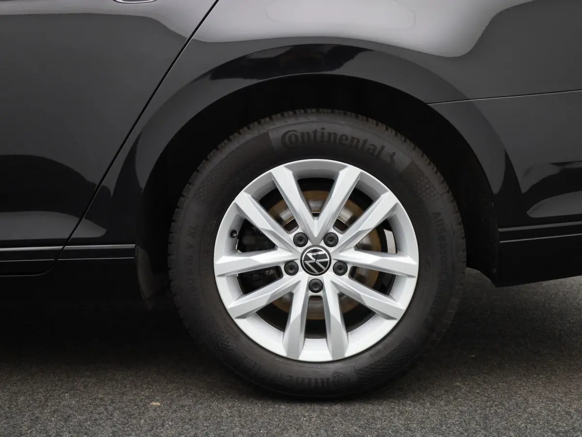 2.0 TDI Elegance Business R AUTOMAAT | SPORTSTOELEN | NAVIGATIE | APPLE CARPLAY | CAMERA | CLIMA | ADAPTIEVE CRUISE | DAB | PDC | ELEKTRISCHE KOFFERKLEP EN STOEL | 12 MAANDEN BOVAG GARANTIE 