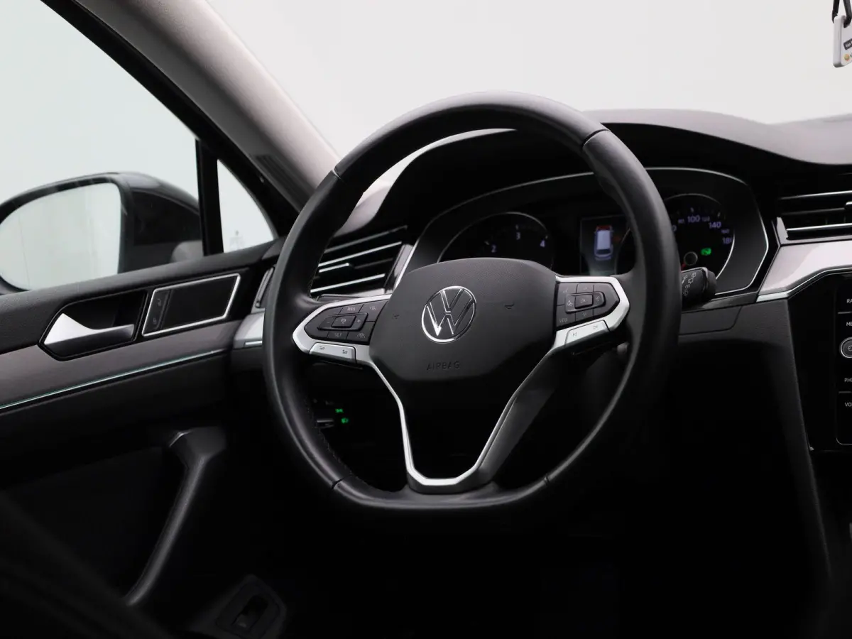 2.0 TDI Elegance Business R AUTOMAAT | SPORTSTOELEN | NAVIGATIE | APPLE CARPLAY | CAMERA | CLIMA | ADAPTIEVE CRUISE | DAB | PDC | ELEKTRISCHE KOFFERKLEP EN STOEL | 12 MAANDEN BOVAG GARANTIE 
