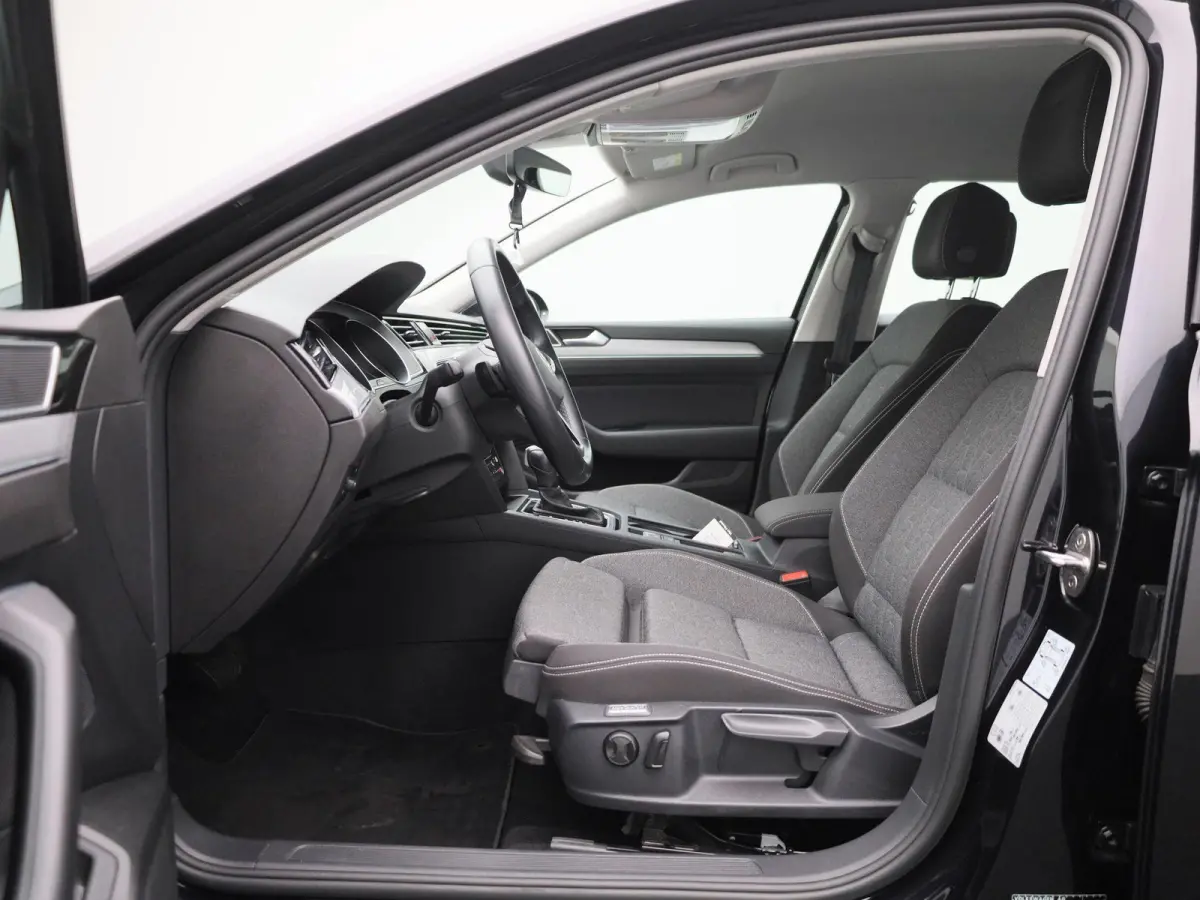 2.0 TDI Elegance Business R AUTOMAAT | SPORTSTOELEN | NAVIGATIE | APPLE CARPLAY | CAMERA | CLIMA | ADAPTIEVE CRUISE | DAB | PDC | ELEKTRISCHE KOFFERKLEP EN STOEL | 12 MAANDEN BOVAG GARANTIE 