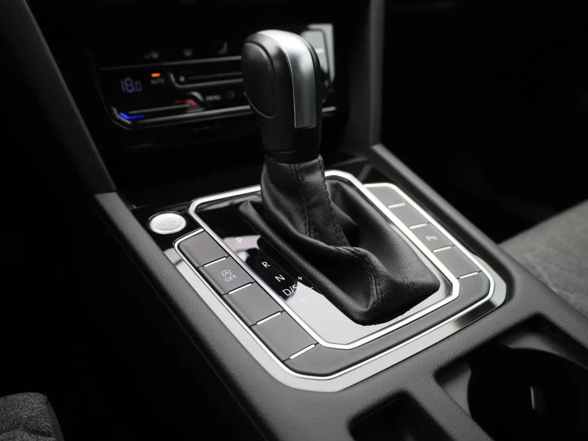 2.0 TDI Elegance Business R AUTOMAAT | SPORTSTOELEN | NAVIGATIE | APPLE CARPLAY | CAMERA | CLIMA | ADAPTIEVE CRUISE | DAB | PDC | ELEKTRISCHE KOFFERKLEP EN STOEL | 12 MAANDEN BOVAG GARANTIE 