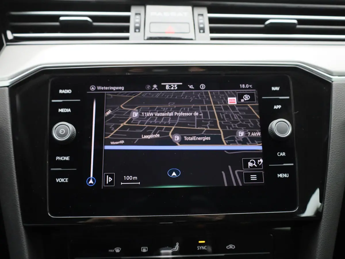 2.0 TDI Elegance Business R AUTOMAAT | SPORTSTOELEN | NAVIGATIE | APPLE CARPLAY | CAMERA | CLIMA | ADAPTIEVE CRUISE | DAB | PDC | ELEKTRISCHE KOFFERKLEP EN STOEL | 12 MAANDEN BOVAG GARANTIE 