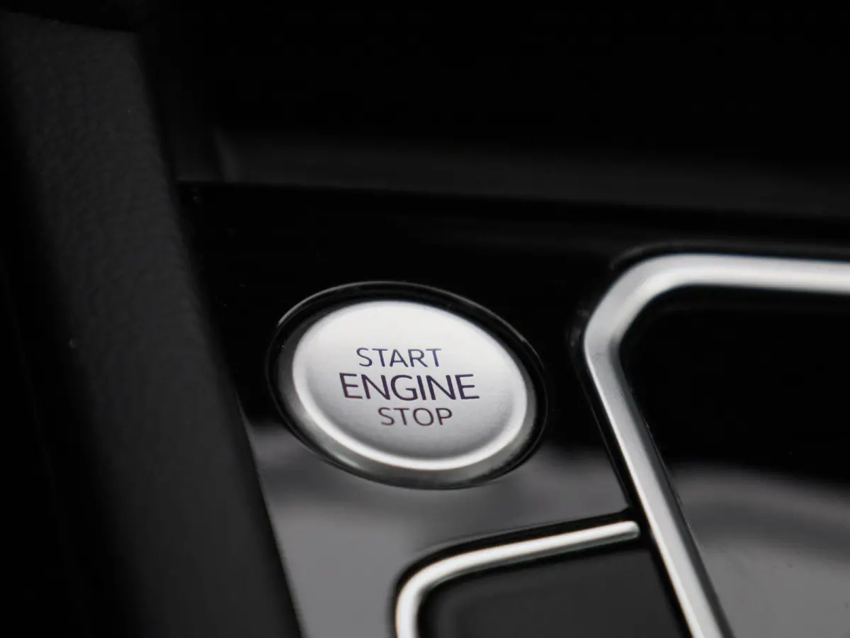 2.0 TDI Elegance Business R AUTOMAAT | SPORTSTOELEN | NAVIGATIE | APPLE CARPLAY | CAMERA | CLIMA | ADAPTIEVE CRUISE | DAB | PDC | ELEKTRISCHE KOFFERKLEP EN STOEL | 12 MAANDEN BOVAG GARANTIE 